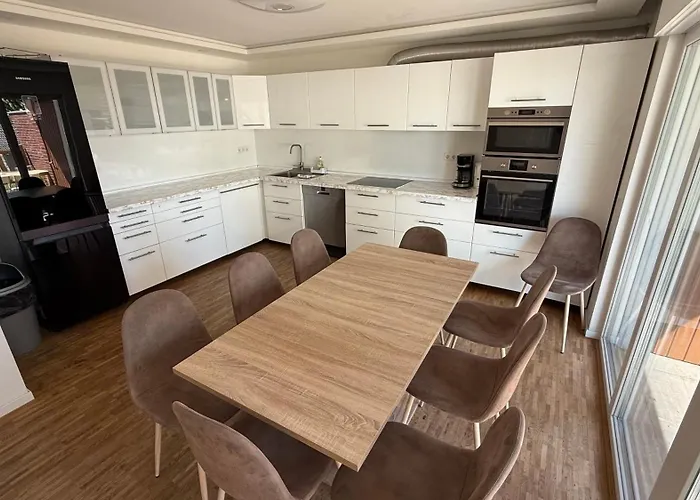 House In Sarstedt! Contactless Check-in